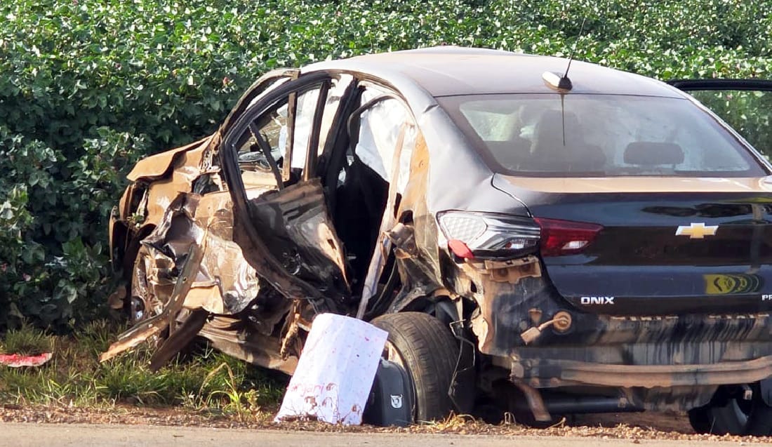 Carro fica destruído após colisão com outro em rodovia entre Sorriso e Nova Ubiratã