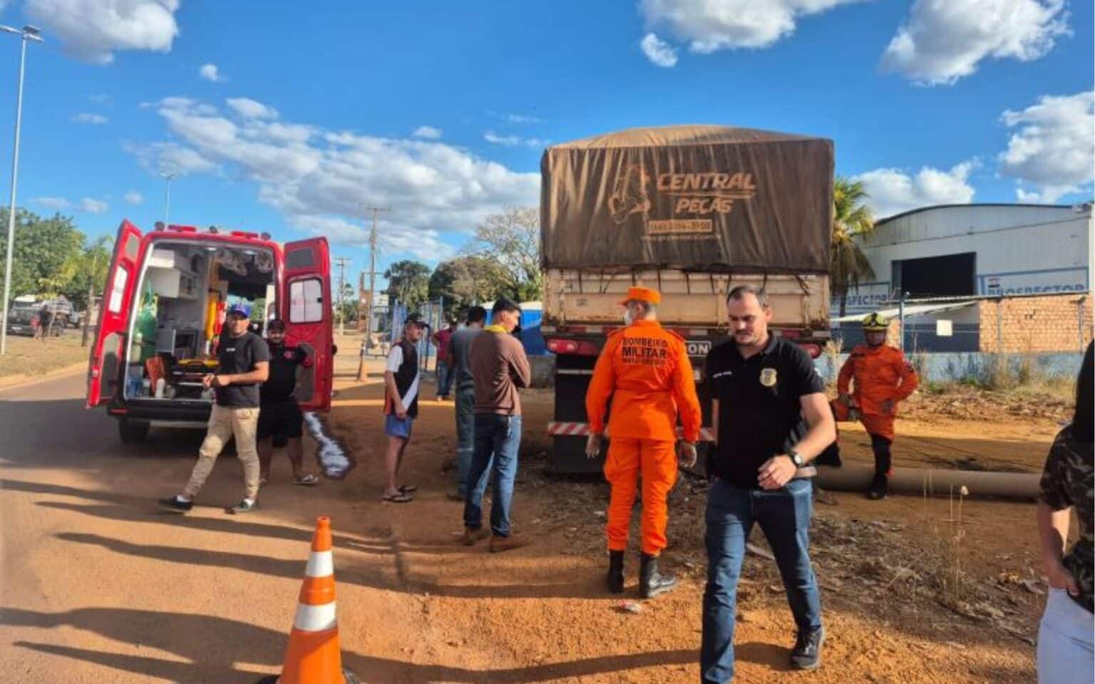 Caminhoneiro morre atropelado pelo próprio veículo em rodovia de Mato Grosso