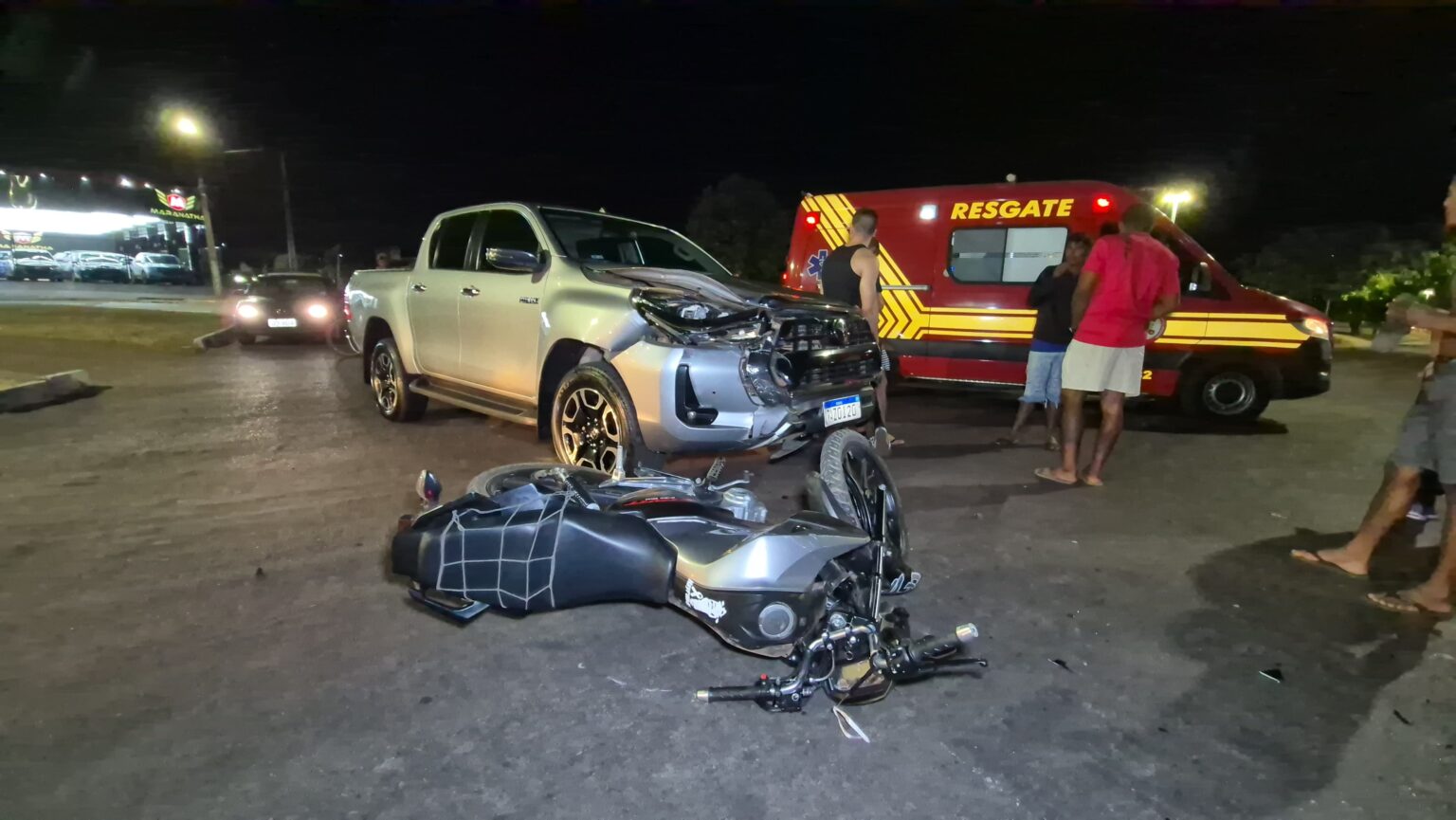 Sinop: dois feridos em acidente entre caminhonete e moto