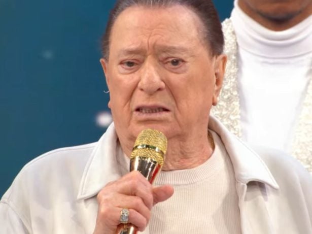 Raul Gil é internado em hospital em São Paulo