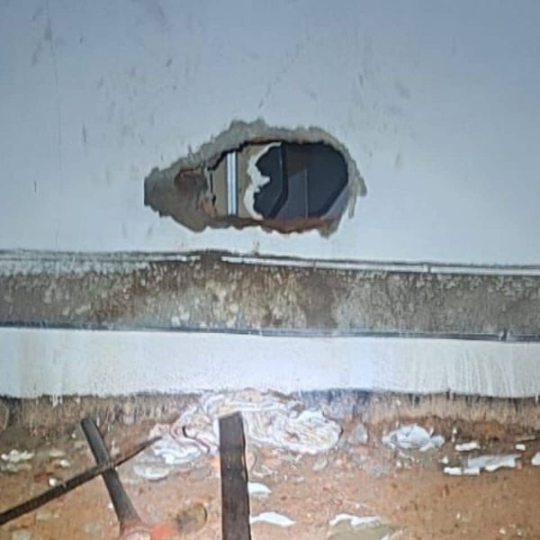 Bandidos fazem família refém para cometer furto a banco em MT; um morre em confronto