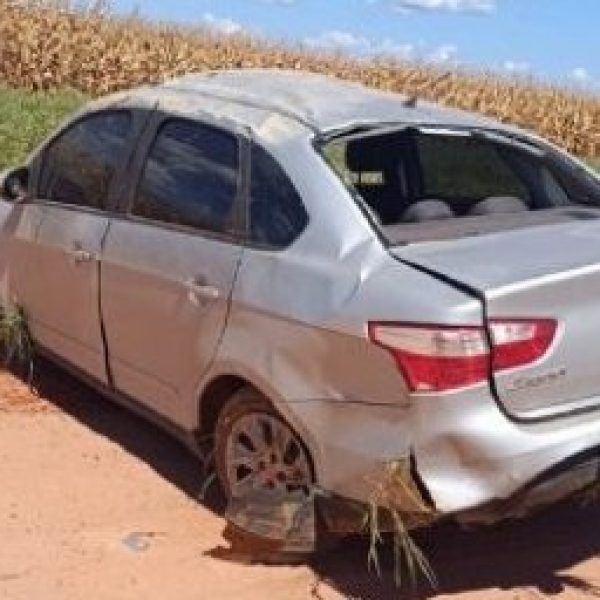 Menino de 13 anos pega carro escondido e morre em acidente em MT
