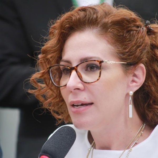Defesa pede que Carla Zambelli seja ouvida por videoconferência na CCJ em processo que pode cassar seu mandato