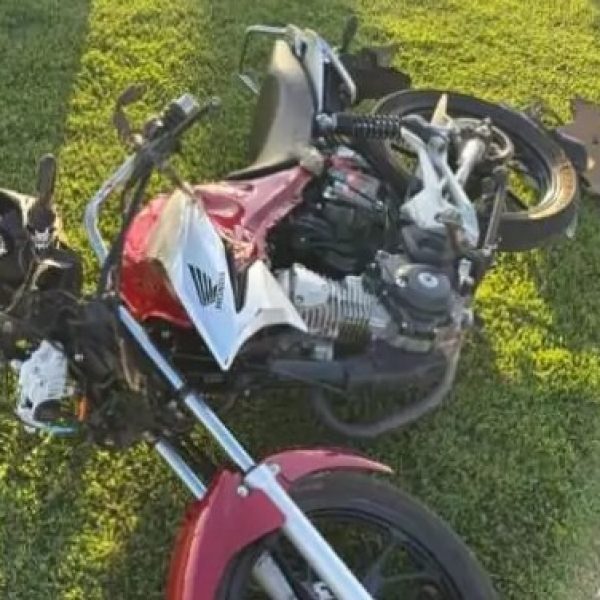 Motociclista fica ferido em colisão com carro no bairro Alvorada, em Lucas do Rio Verde
