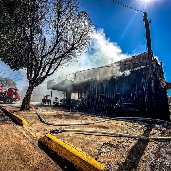 Incêndio destrói mercearia em Lucas do Rio Verde